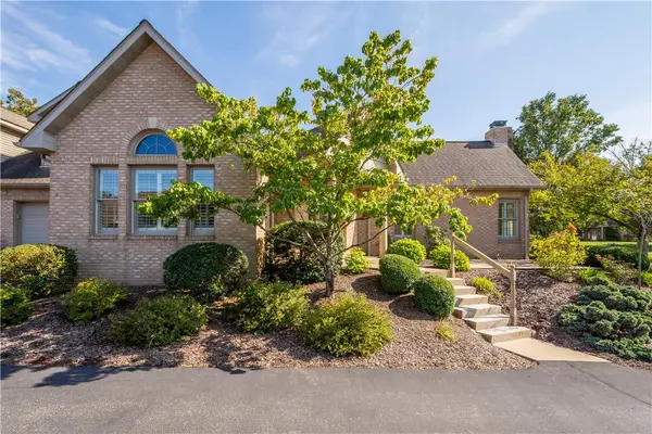 209 Village Green Dr, McMurray, PA 15317