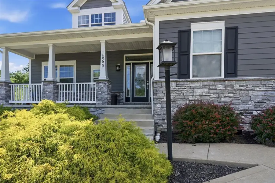 1653 Blackburn Heights Dr, Sewickley, PA 15143 - #2