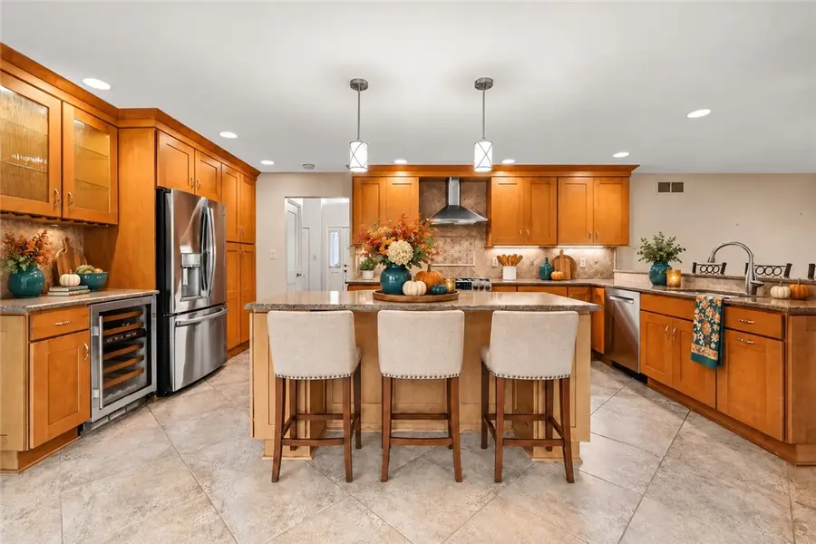 206 Essex Ct., Gibsonia, PA 15044 - #2