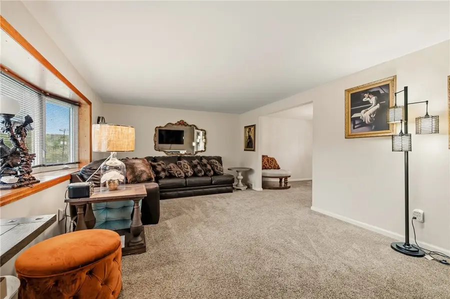 7 Cameron Dr, Pittsburgh, PA 15235 - #3