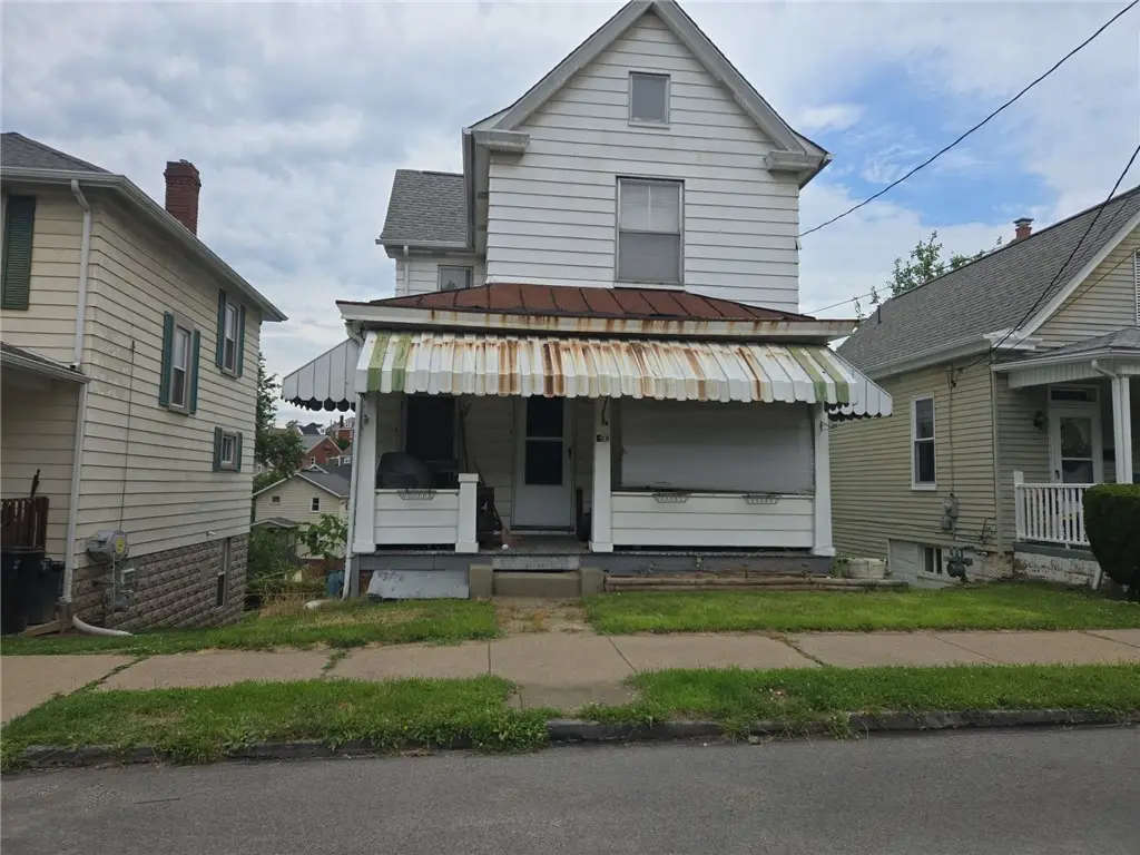 329 Burton Ave, Washington, PA 15301 - #1