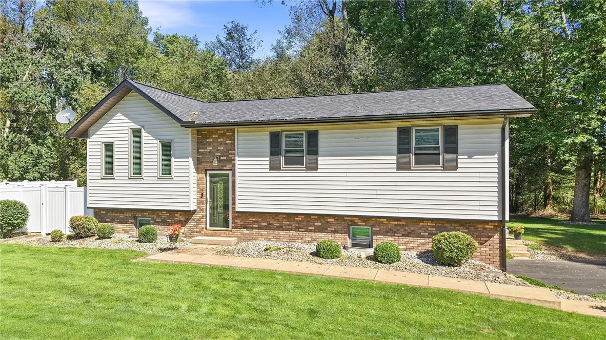 725 Niagara Trl, Mercer, PA 16137 - #1