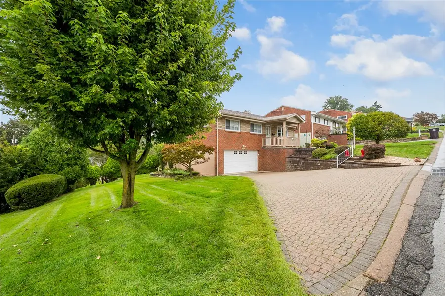 153 Woodhall Dr, Pittsburgh, PA 15236 - #3