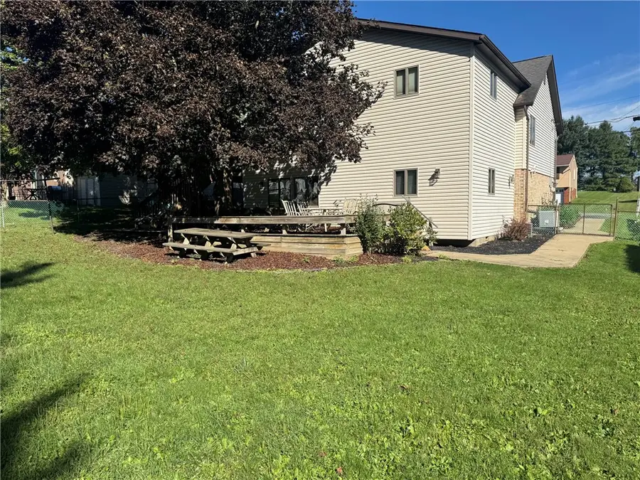 104 Woodbury Dr, Butler, PA 16001 - #3