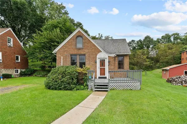 12 Sunrise Dr, Pittsburgh, PA 15236