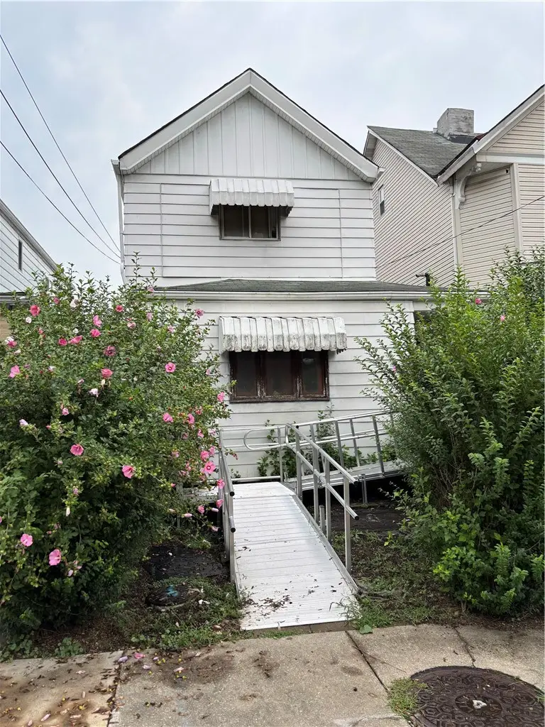 1355 5th Ave, Coraopolis, PA 15108 - #1
