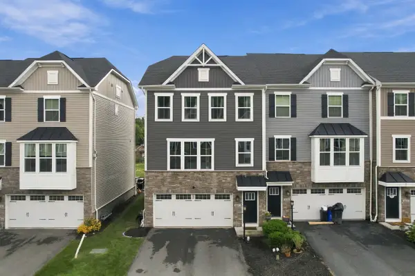 4042 Crown Dr, South Park, PA 15129