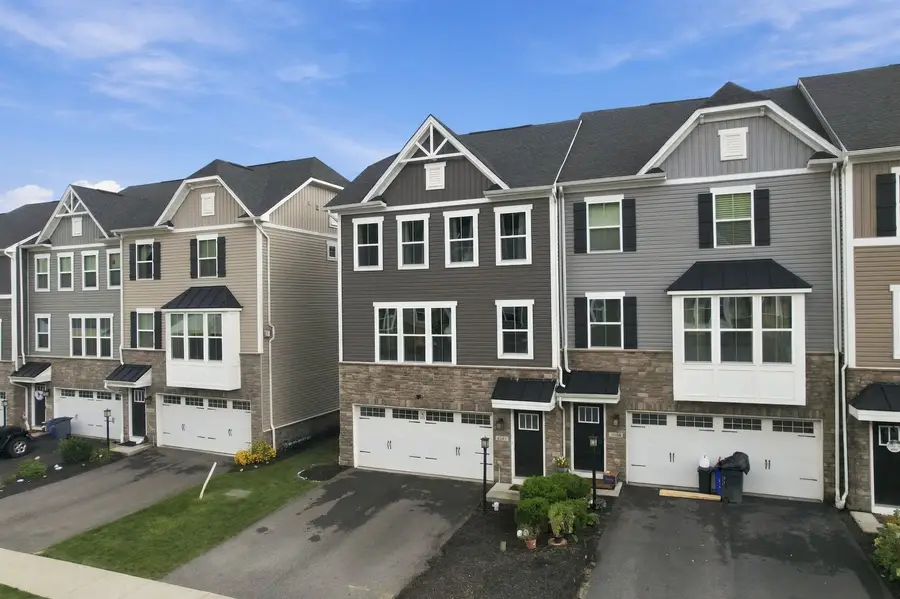 4042 Crown Dr, South Park, PA 15129 - #3