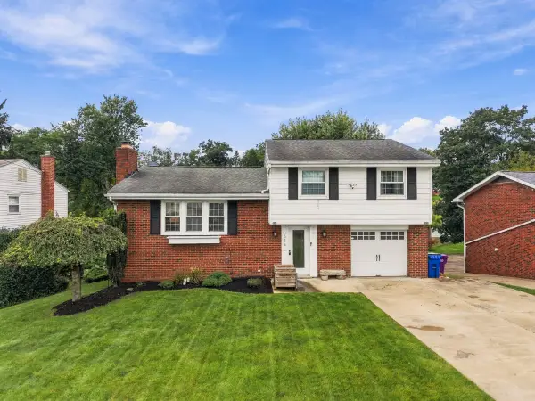 634 Presque Isle Drive, Pittsburgh, PA 15239