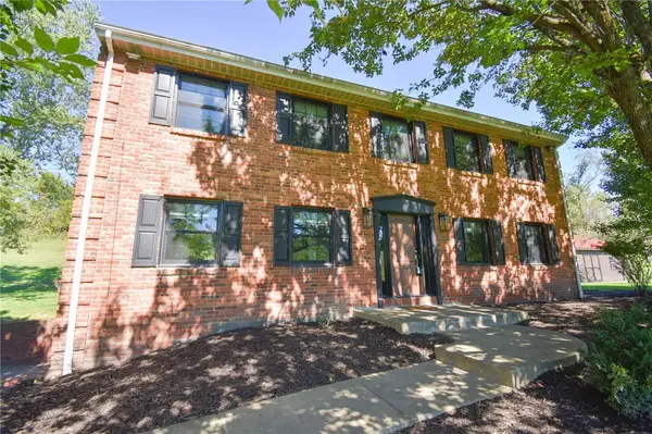 16 Linn Farm Rd, Canonsburg, PA 15317
