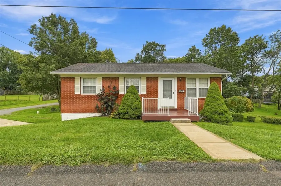 1321 Agnew Avenue, Aliquippa, PA 15001 - #3