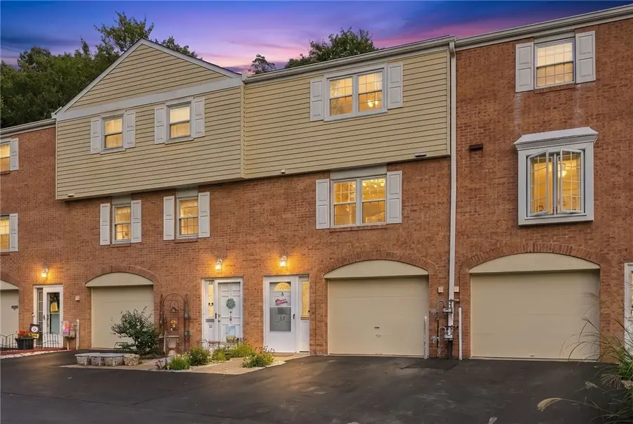 37 Oxford Ct, Pittsburgh, PA 15237 - #2