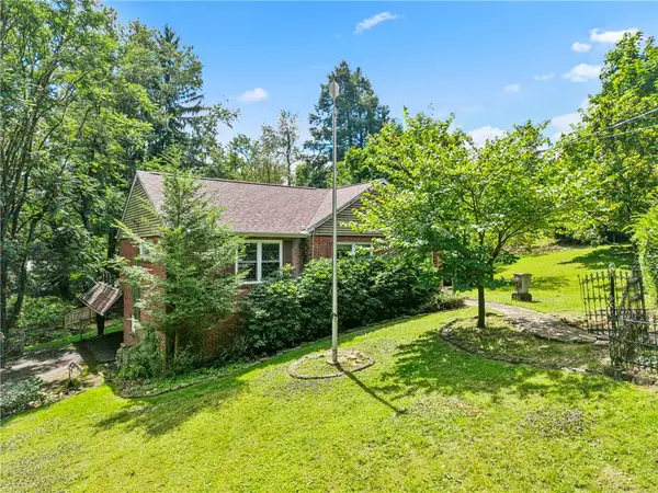 34 Woodside Rd, Pittsburgh, PA 15221