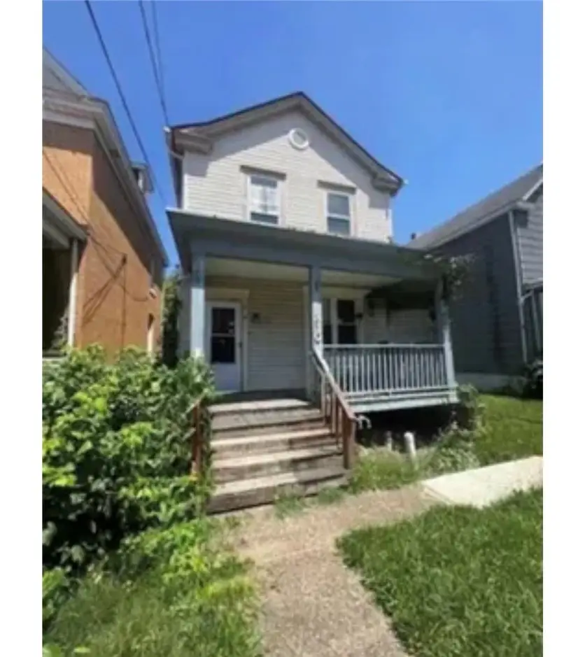 810 Woodward Ave, Stowe, PA 15136 - #1