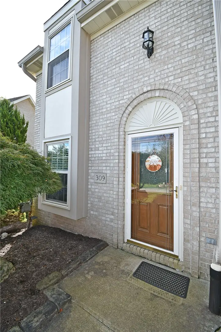 309 Parkview Dr, Pittsburgh, PA 15236 - #2