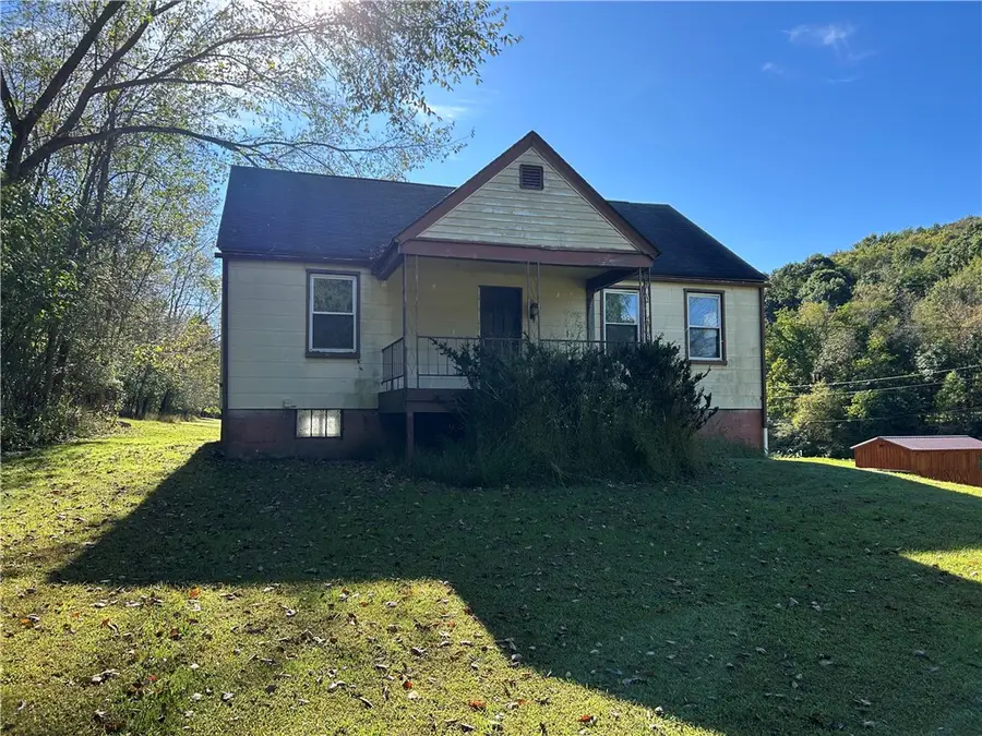 22 Finnin Rd, New Kensington, PA 15068 - #3