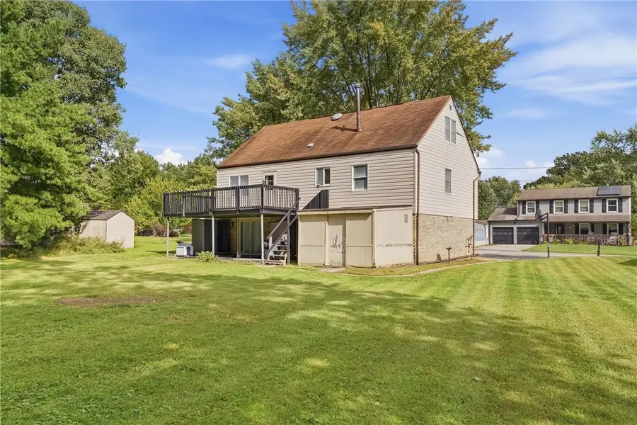 102 Farmington Dr, Butler, PA 16001 - #3