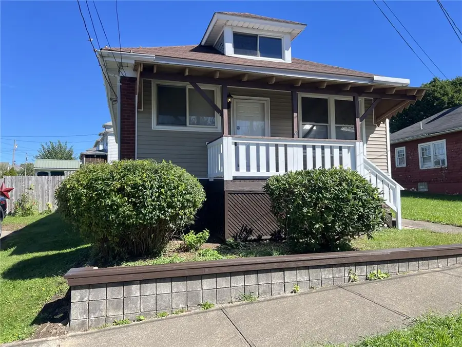 131 E Askren St, Uniontown, PA 15401 - #3