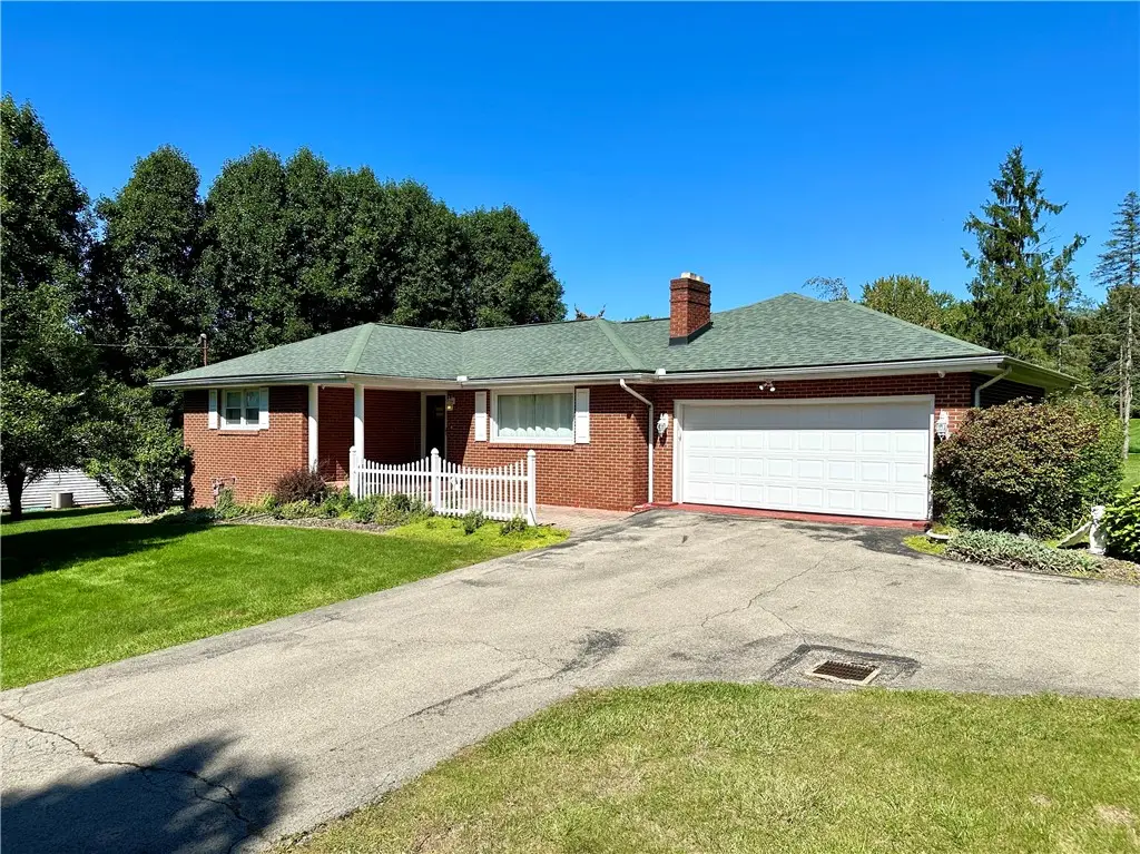 22 Meadowbrook Dr, New Castle, PA 16105 - #1