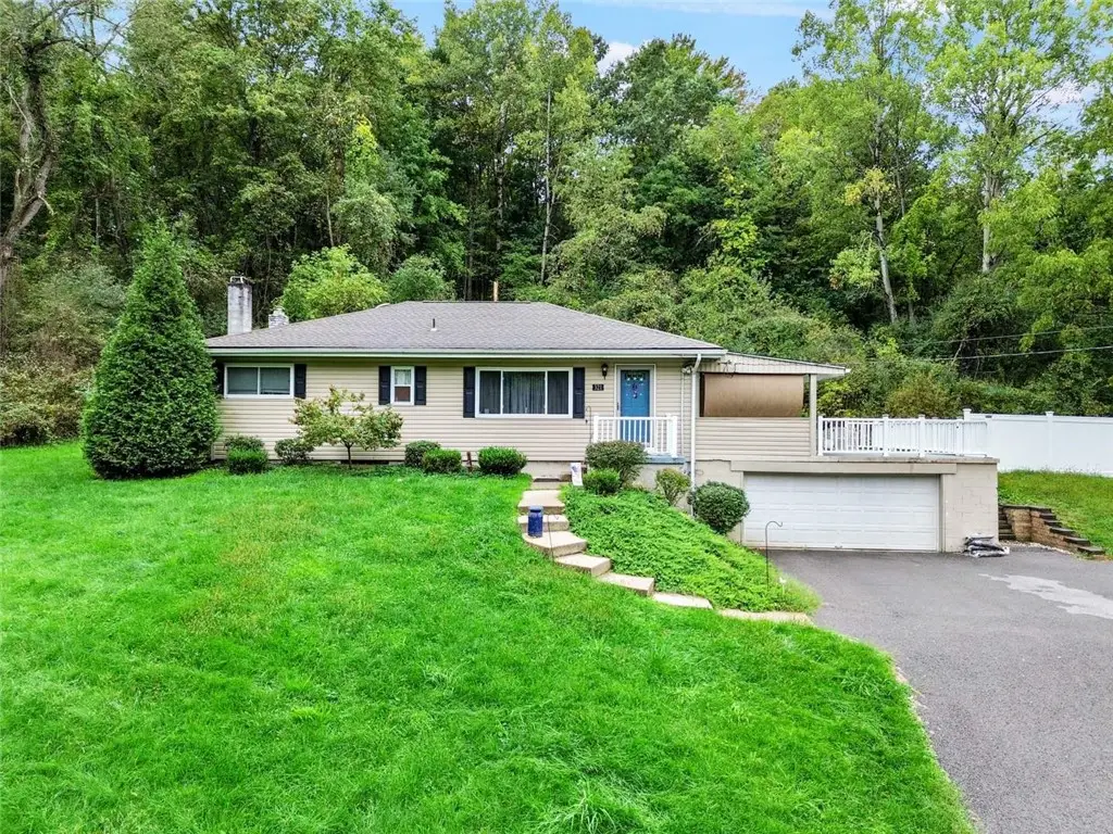 321 Logan Rd, Imperial, PA 15126 - #1
