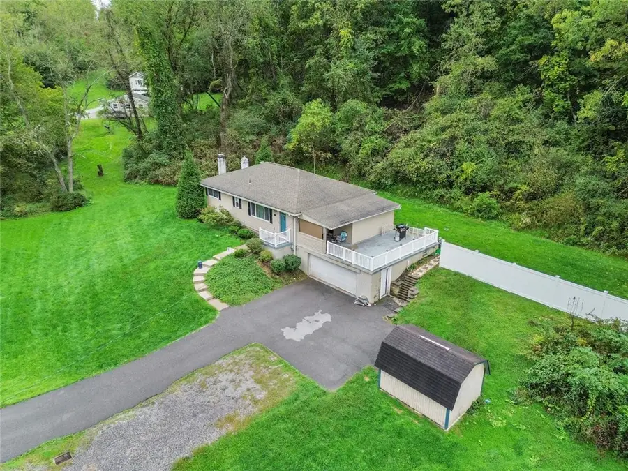 321 Logan Rd, Imperial, PA 15126 - #2