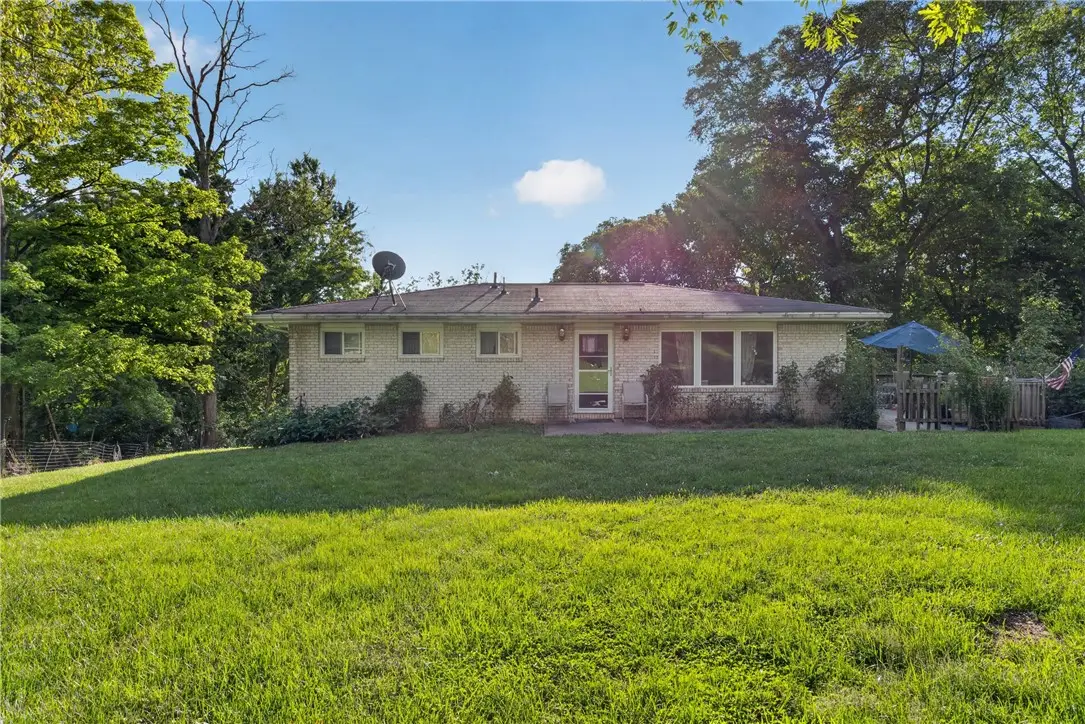 295 Linnwood Rd, Eighty Four, PA 15330 - #1