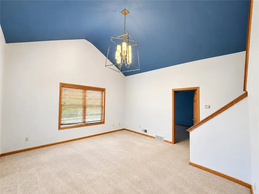 1043 Timberwood Dr, Beaver Falls, PA 15010 - #3