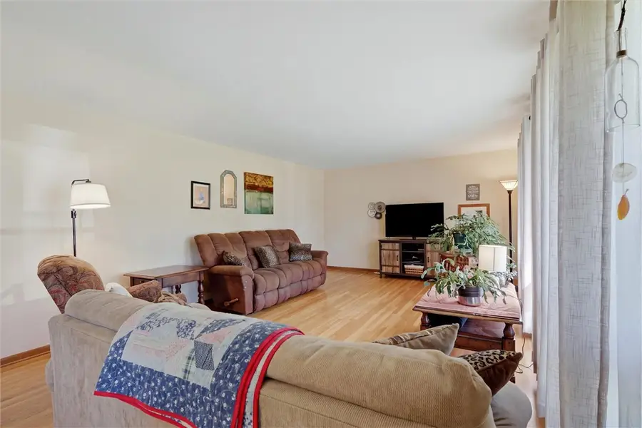 1935 Rettig Dr, Hermitage, PA 16148 - #2