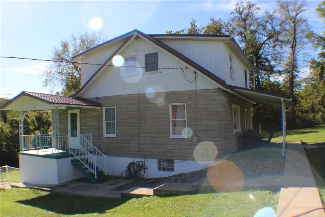 16 Church St, Millsboro, PA 15438 - #1