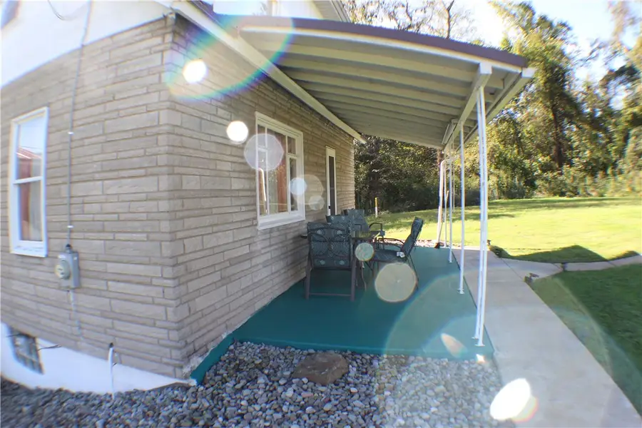 16 Church St, Millsboro, PA 15438 - #2