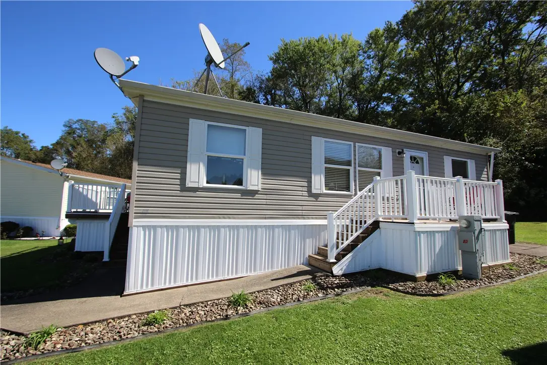 122 Eagle Pointe Dr, New Eagle, PA 15067 - #1