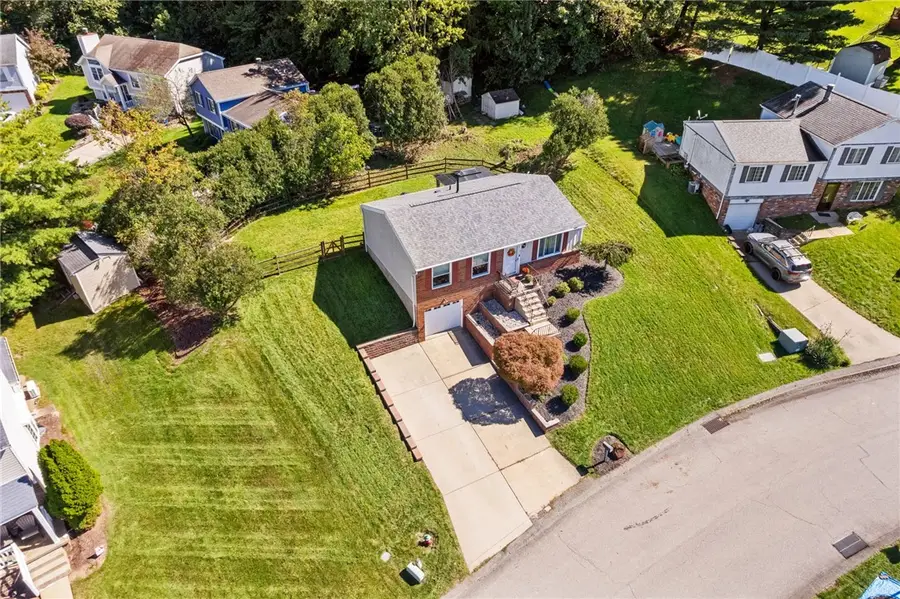 107 Frontenac Rd, New Kensington, PA 15068 - #2
