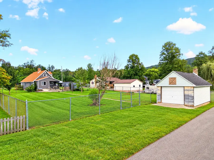 406 Oak Street, Hopwood, PA 15445 - #3