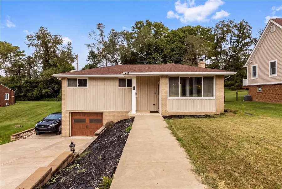 1233 Mckinley Dr, Clairton, PA 15025 - #2