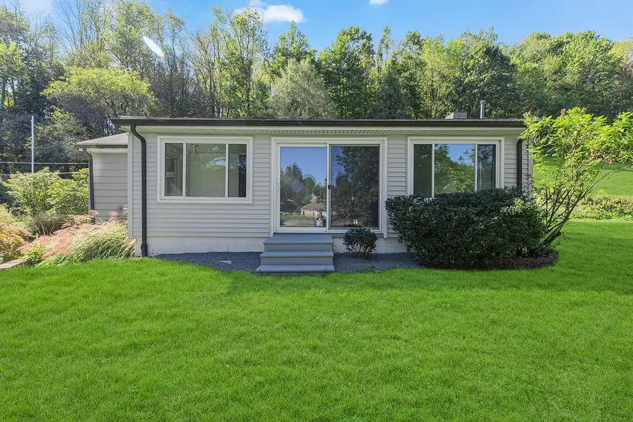 118 Foster Rd, Beaver Falls, PA 15010 - #2