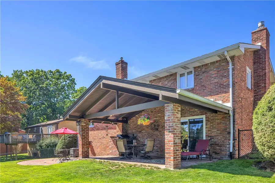 146 S Jamestown Rd, Coraopolis, PA 15108 - #2