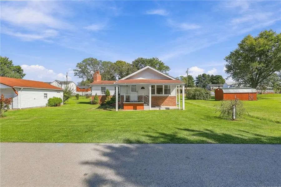 210 Edwards St, Vanderbilt, PA 15486 - #3