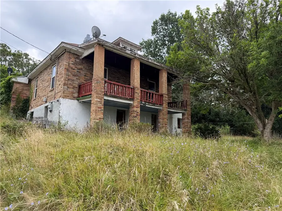 201 Elm Rd, Uniontown, PA 15401 - #2