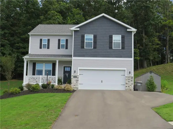 220 Crabapple Lane, Beaver Falls, PA 15010