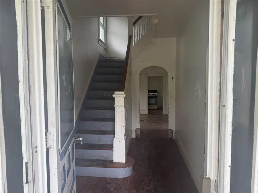 266 Orchard St, Sharon, PA 16146 - #2