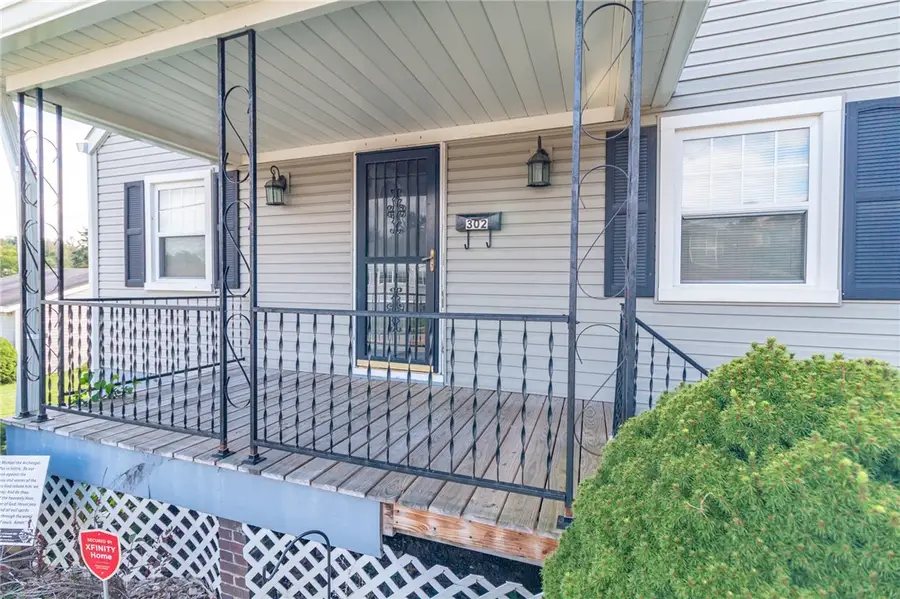 302 Baughman Ave, Jeannette, PA 15644 - #2