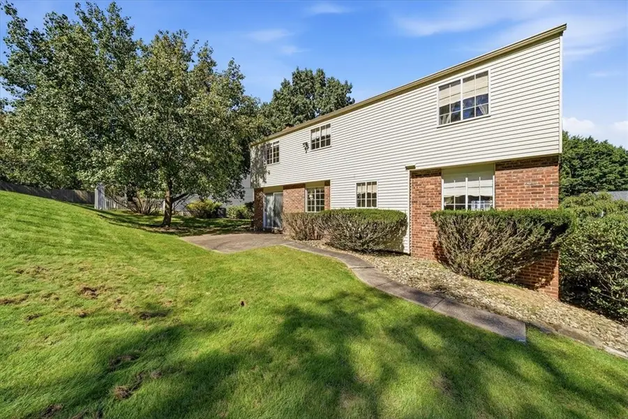 8458 Coventry Dr, Allison Park, PA 15101 - #3