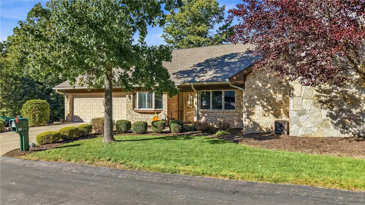 201 Oakview Dr, Hermitage, PA 16148 - #1
