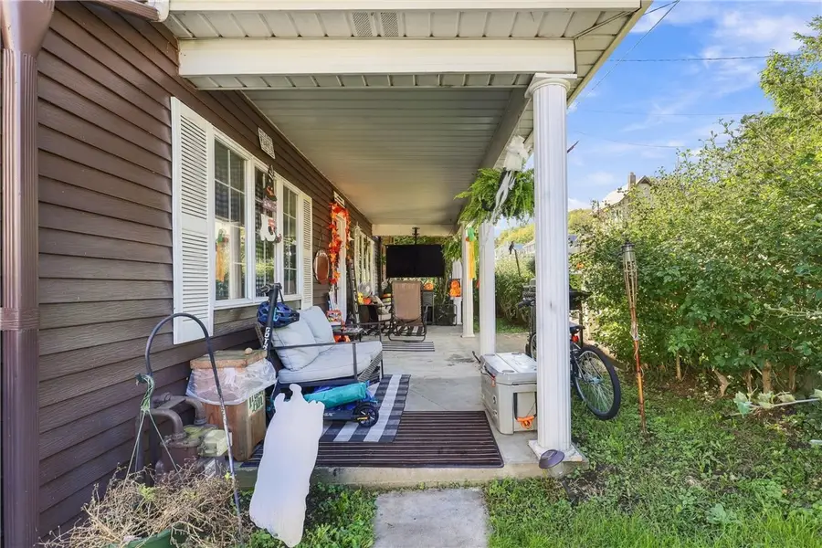 610 1st St, Vanderbilt, PA 15486 - #3