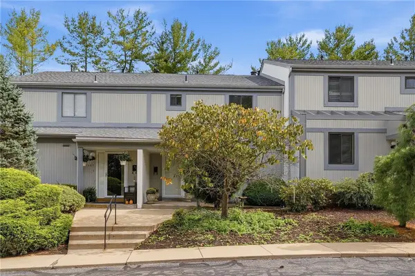 1559 Pinehurst Dr, Pittsburgh, PA 15241
