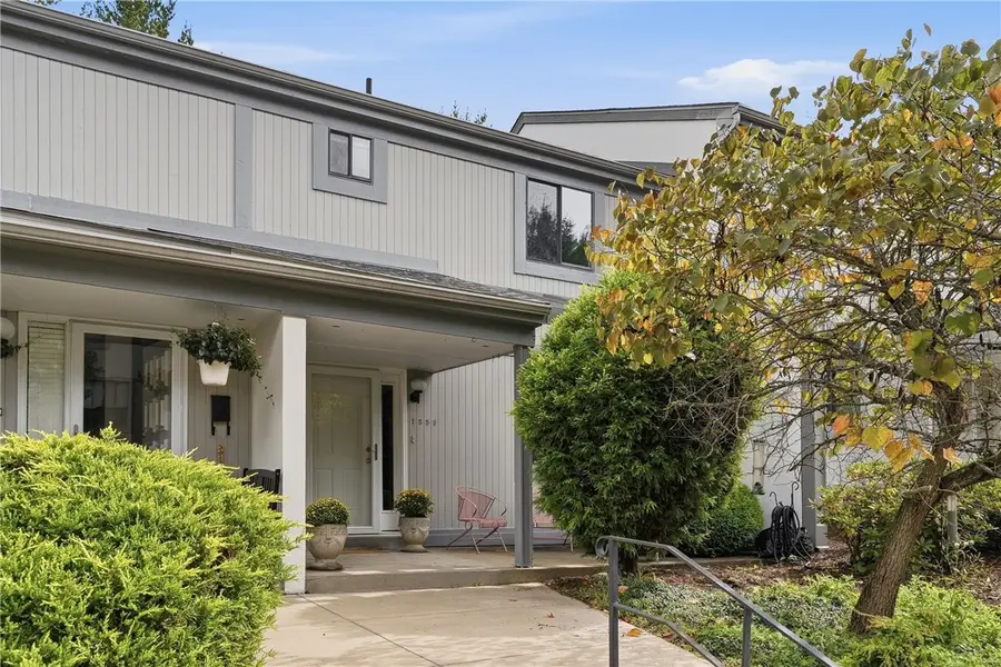 1559 Pinehurst Dr, Pittsburgh, PA 15241 - #3