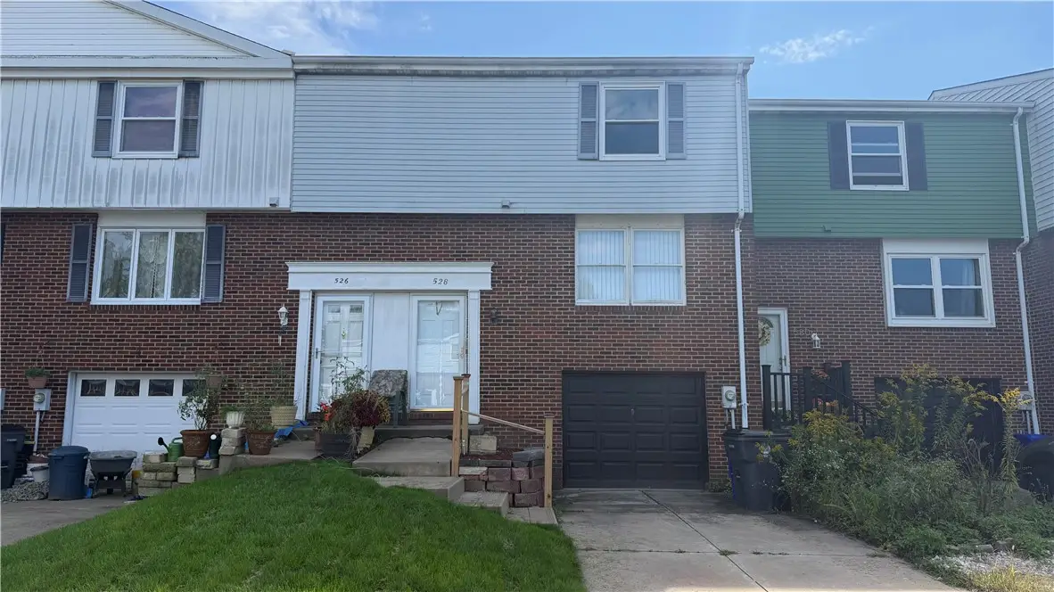 528 Hemlock Ct, Coraopolis, PA 15108 - #1