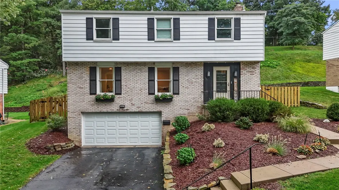 1266 Delfield Dr, Bethel Park, PA 15102 - #1