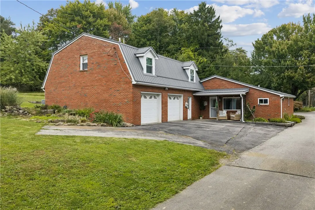 122 Young Ln, Beaver Falls, PA 15010 - #1