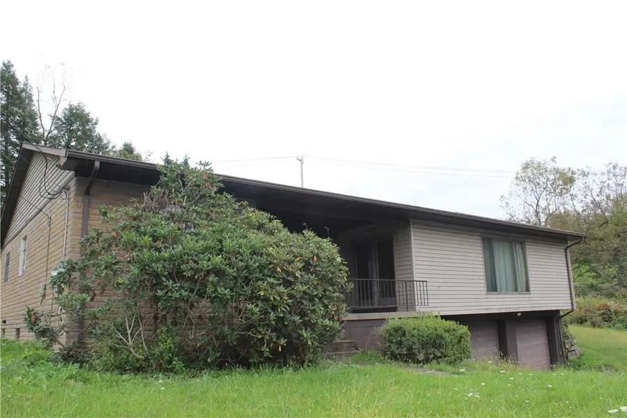 104 Younkins Dr, Sarver, PA 16055 - #2